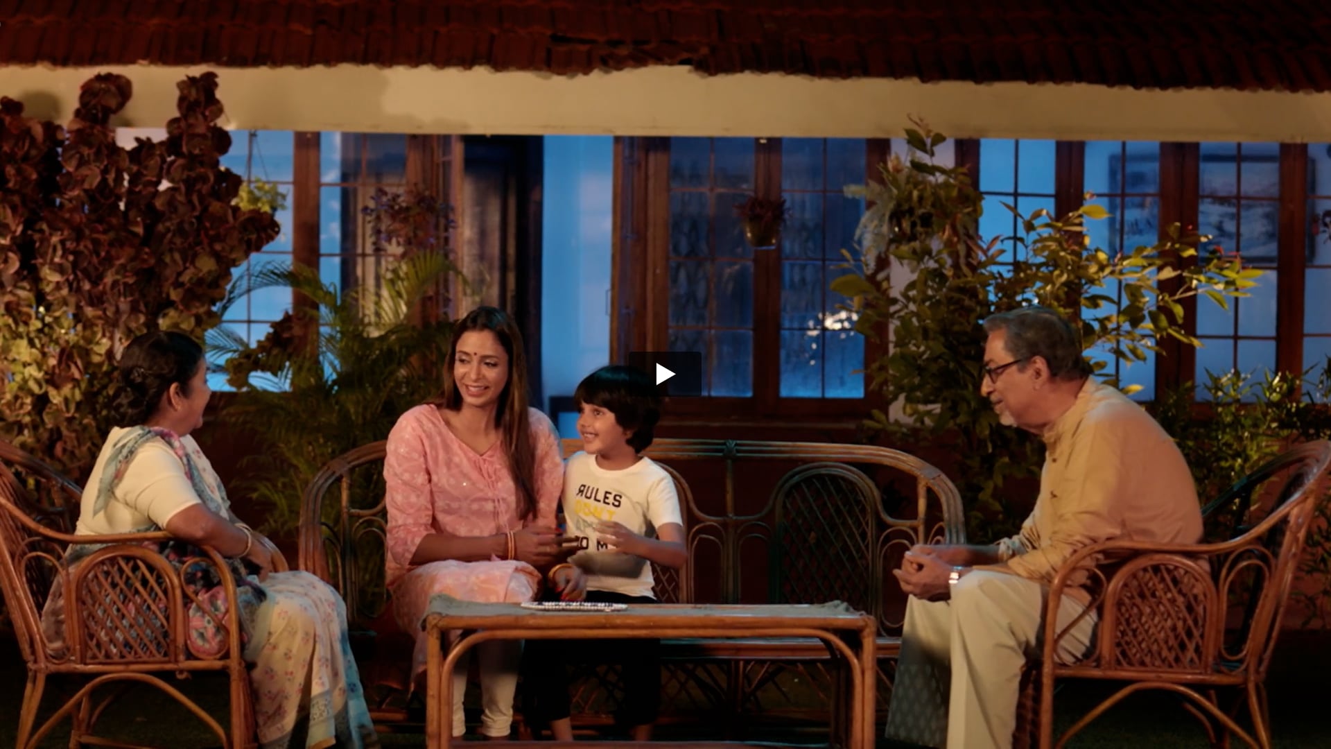 JustMyRoots | Focus Puller by Satyam Gupta