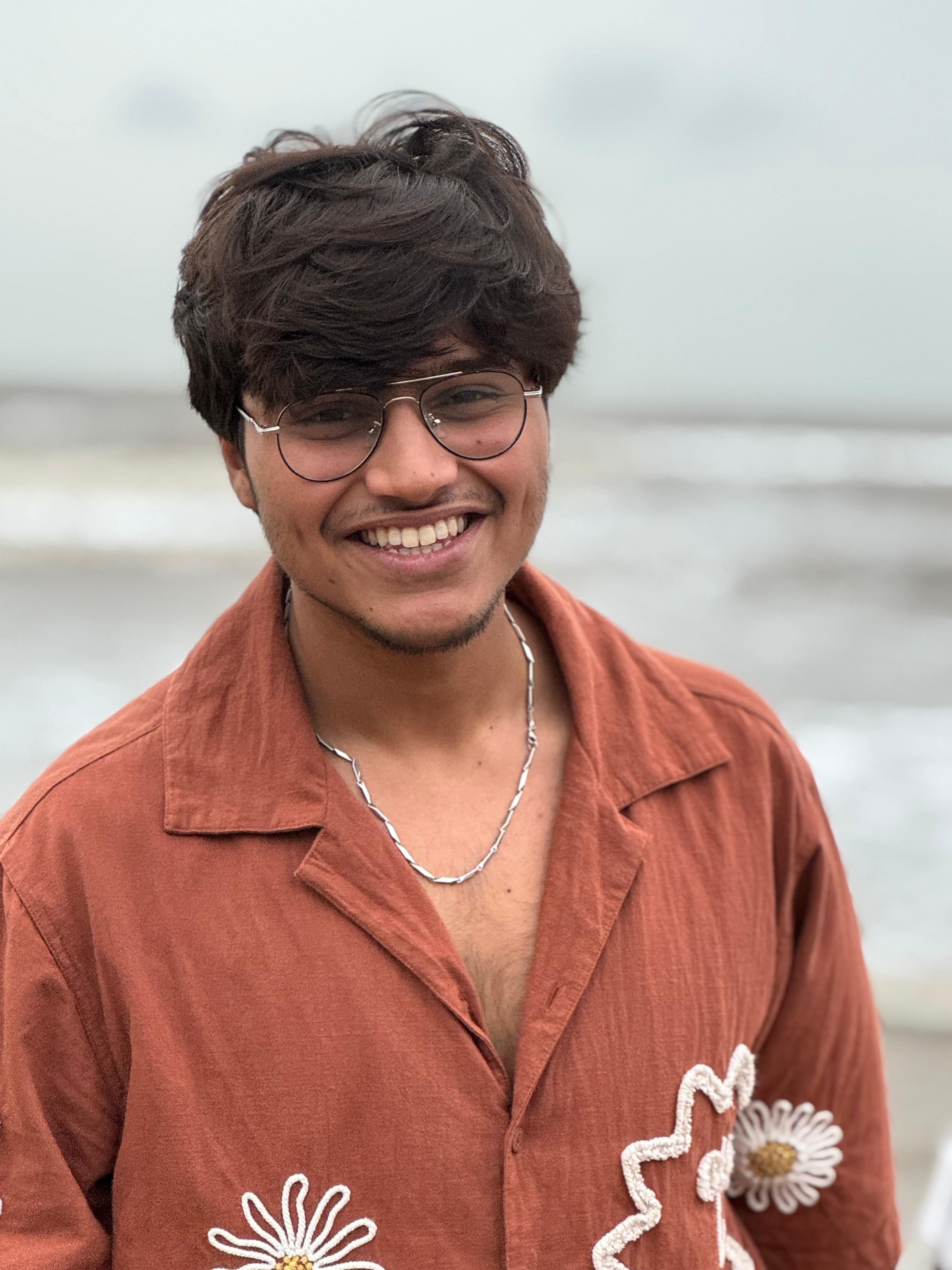 Paras Garg – Assistant Director, New Delhi, New Delhi