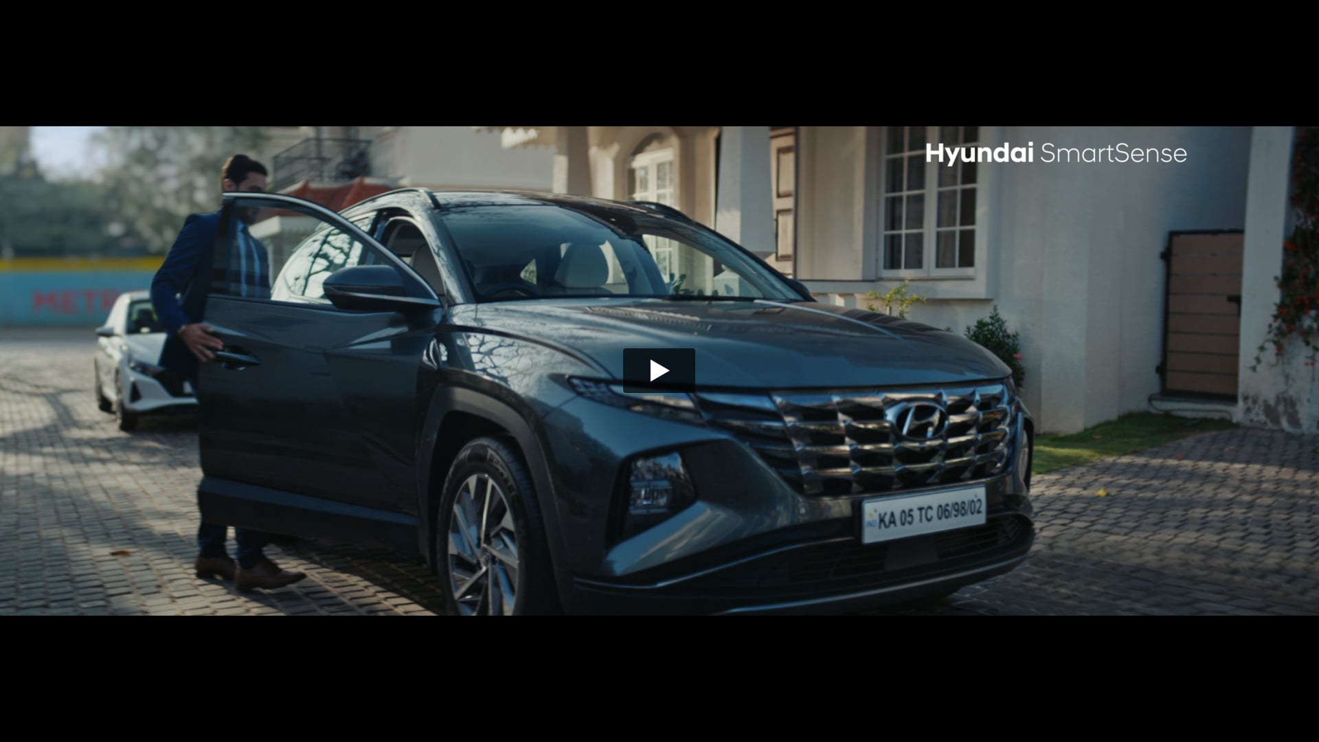 Hyundai Motor - Rear Cross Traffic Collision Avoidance Assist | DoP by Matt Shaw