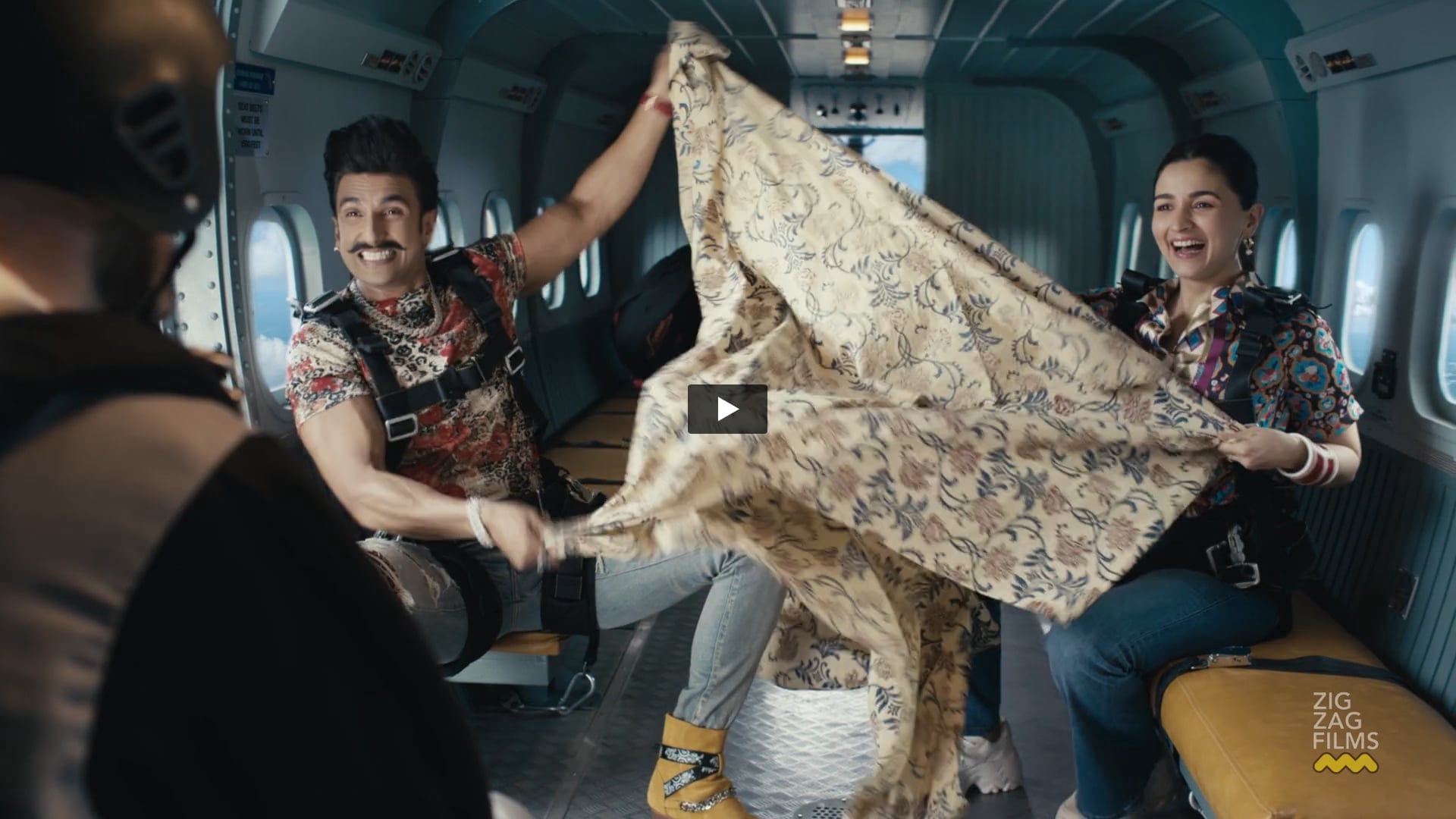 MakeMyTrip - Skydiving | Assistant Director by Dhaval Sadrani