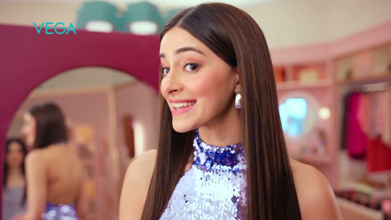 Vega Hair Straightner Brush Ft. Ananya Panday | Online Editor by Swadesh 