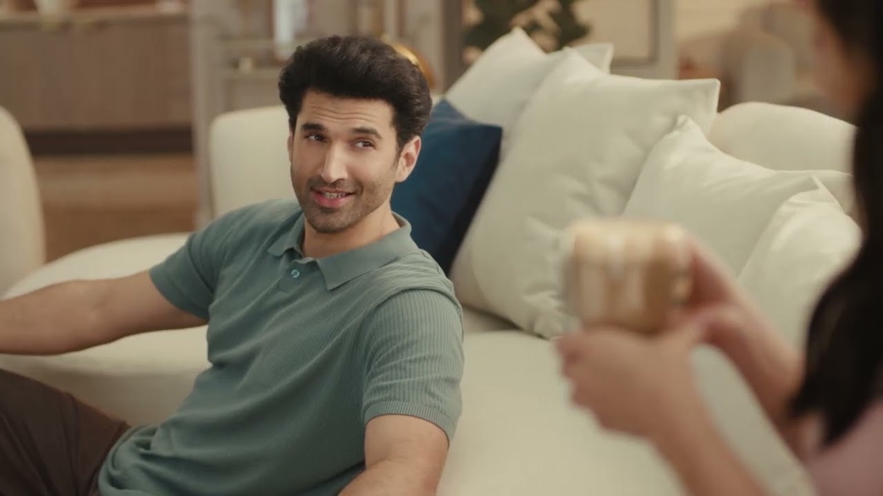 Bru Gold | Costume Assistant by Mehandi Botadara