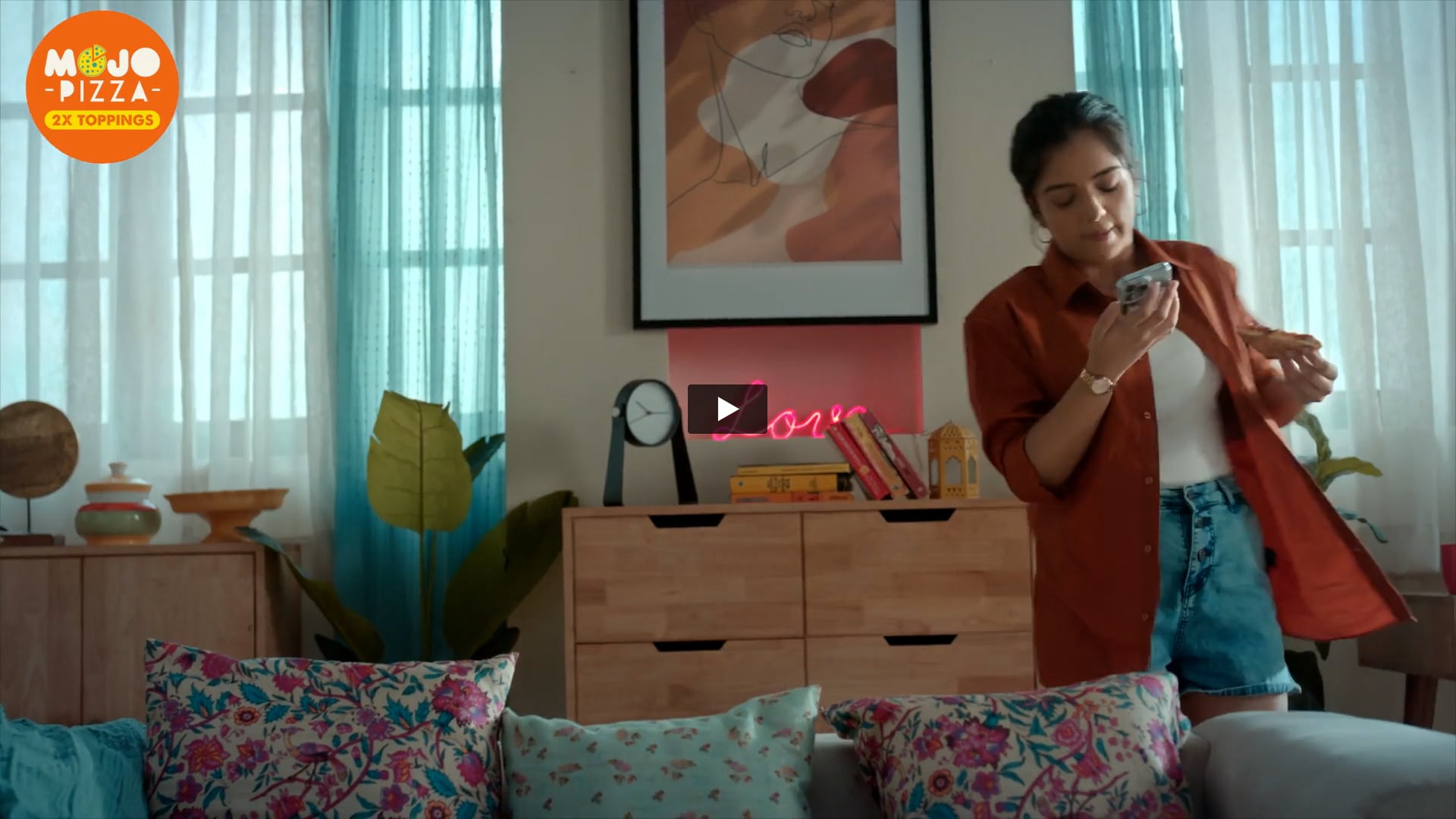 Mojo Pizza - provides 2x Toppings | Food Stylist by Ajinkya Dilip Nikam