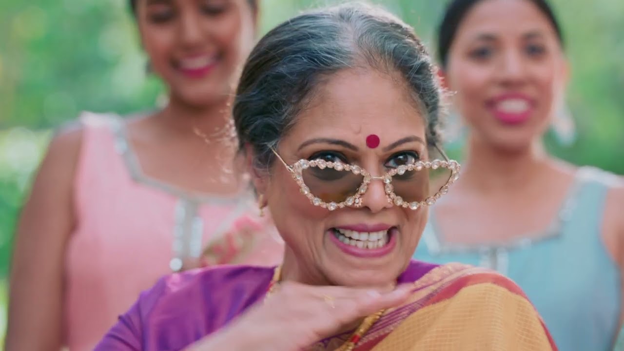 Everyuth Naturals - Golden Glow Peel Off Mask | Set Decorator by Guddu Yadav